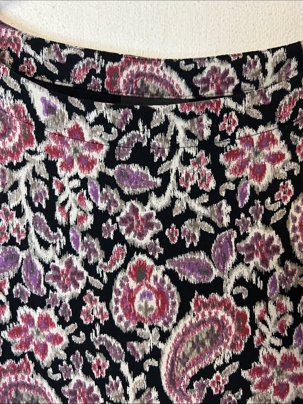 JJill Women's Black Floral Paisley Scoop Neck Top - Size L Pink & Purple - Picture 2 of 10